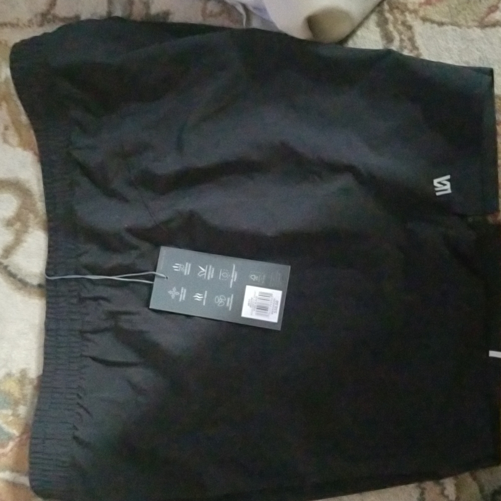 NWT VRST Men's running shorts. Black with liner.